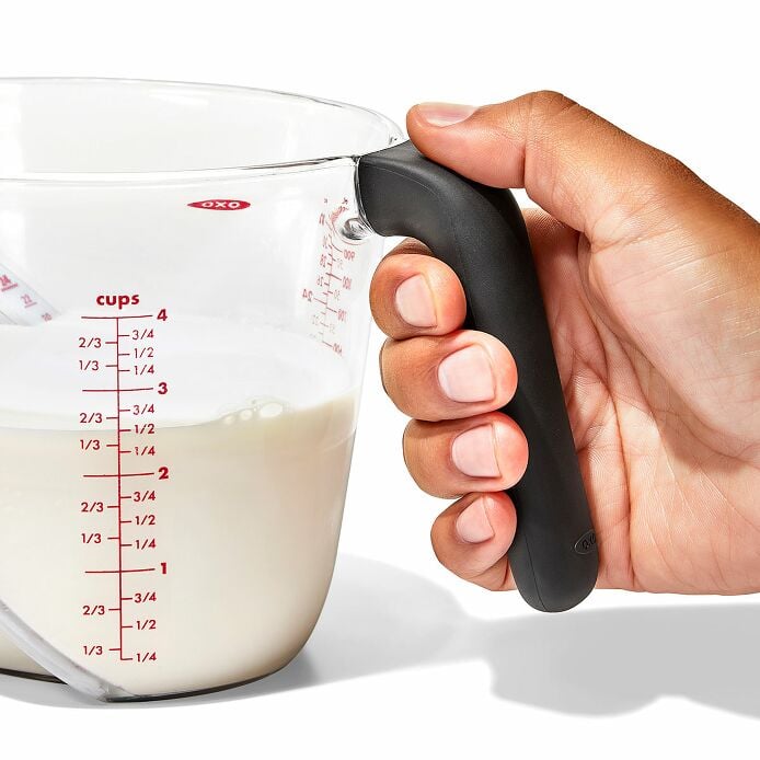 OXO Angled Measuring Cup - Thumbnail 3