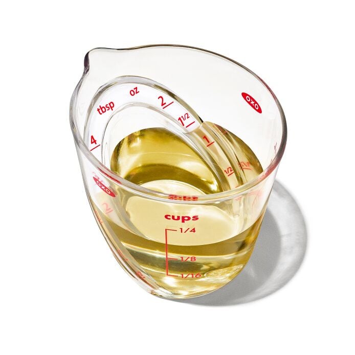 OXO Angled Measuring Cup - Thumbnail 3